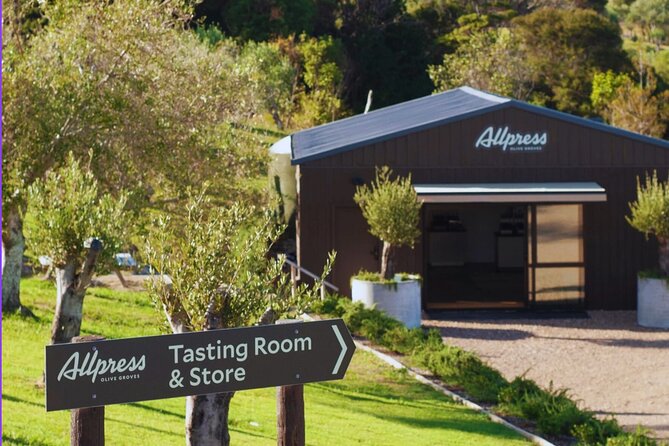 Waiheke Island: Taste + Graze with Sightseeing, Beer, Wine,